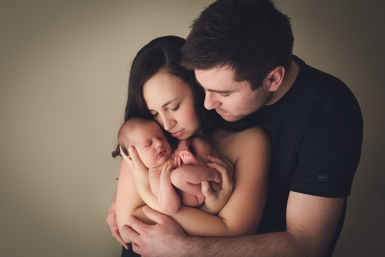 edmonton newborn photographer of posed family